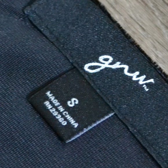 NWT GNW Crushed Velvet Black Lace Trim Camisole Top Size Small - Picture 3 of 5